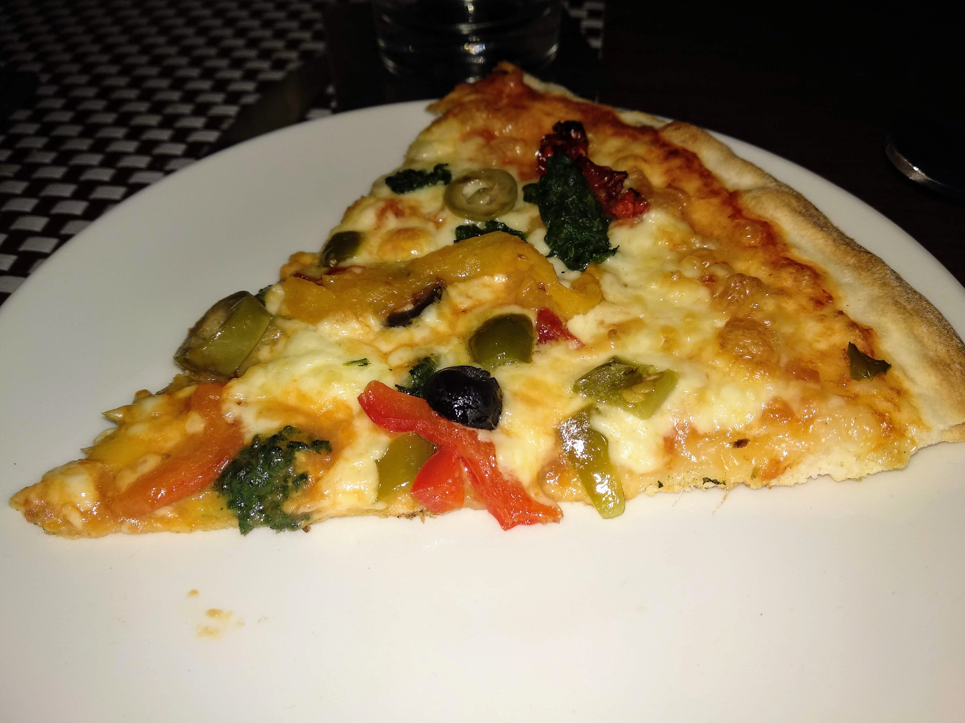 Pizza Melino slice