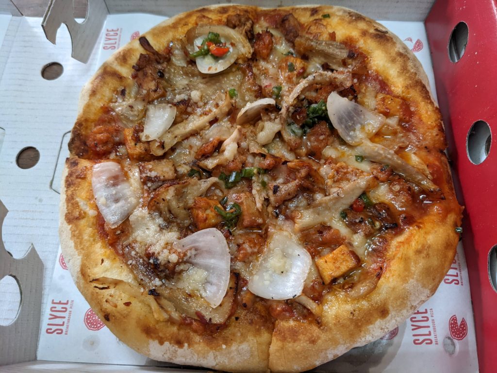 quattro pollo pizza slyce pizza 1
